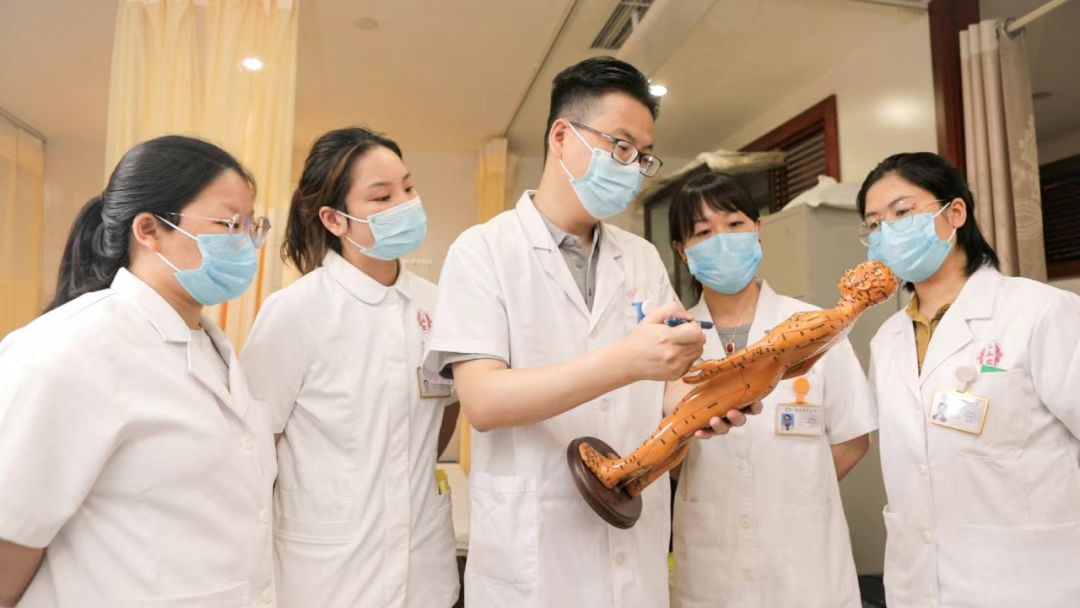 李博.png 李博.png